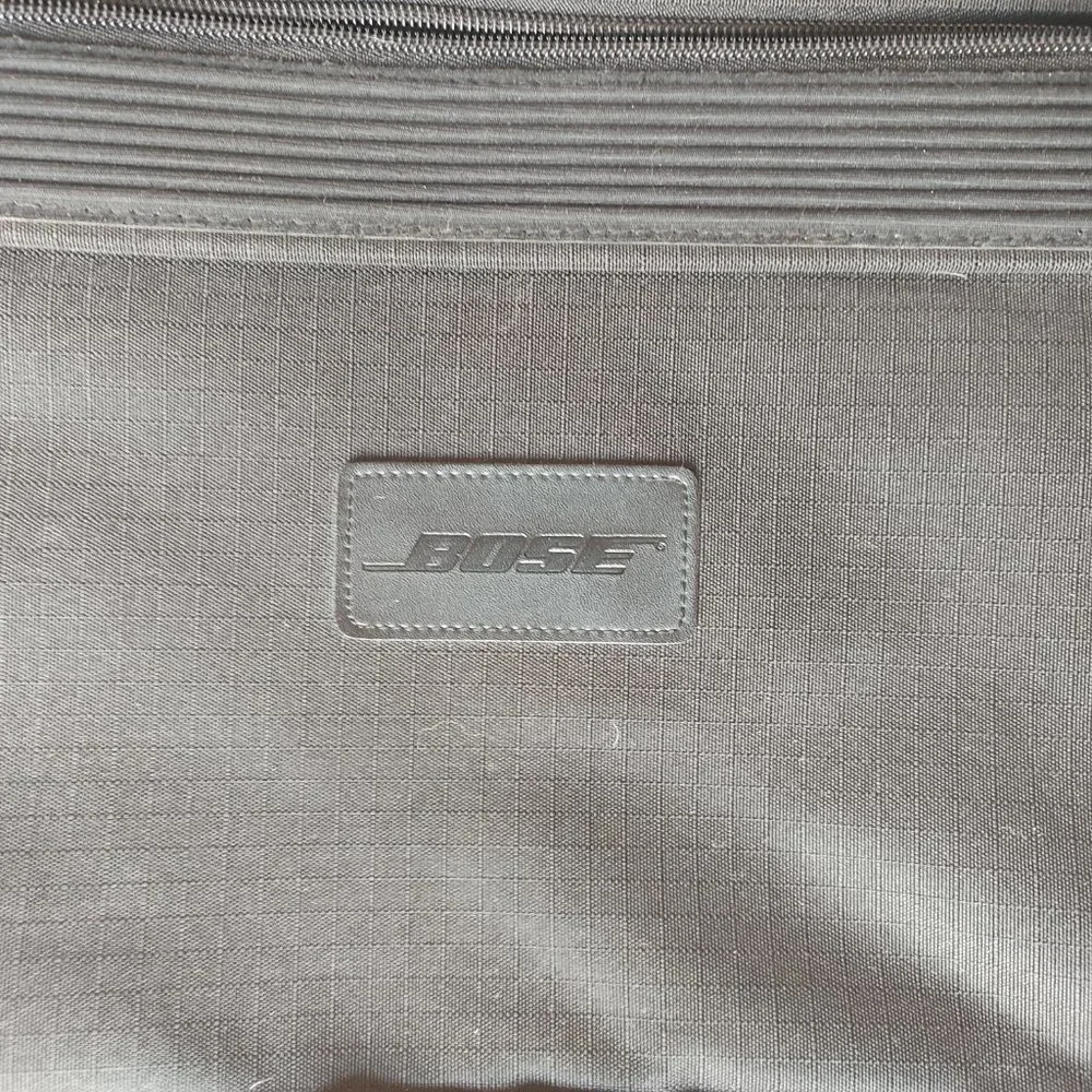 Bose Leed's Messenger Laptop Bag